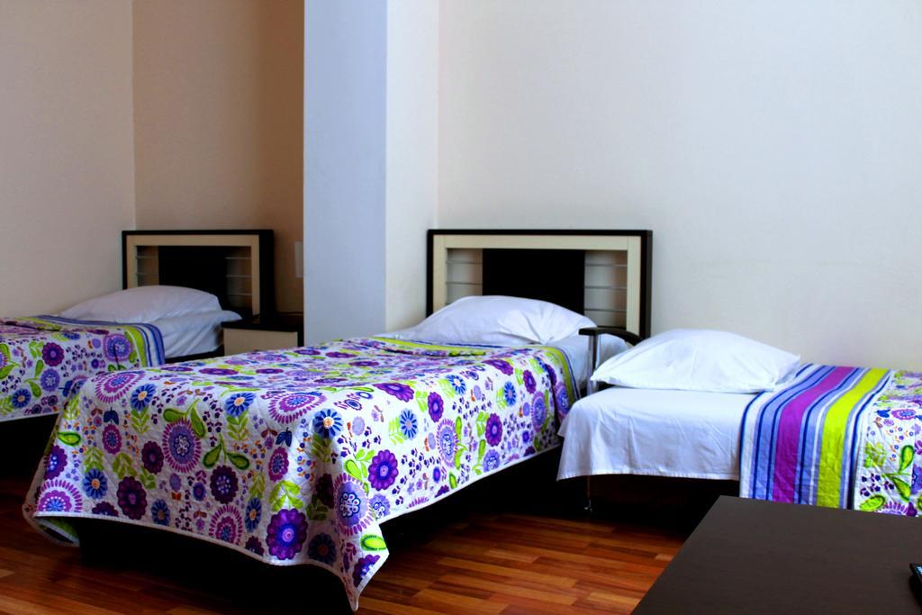 Max Comfort Hotel Kutaisi Habitación foto