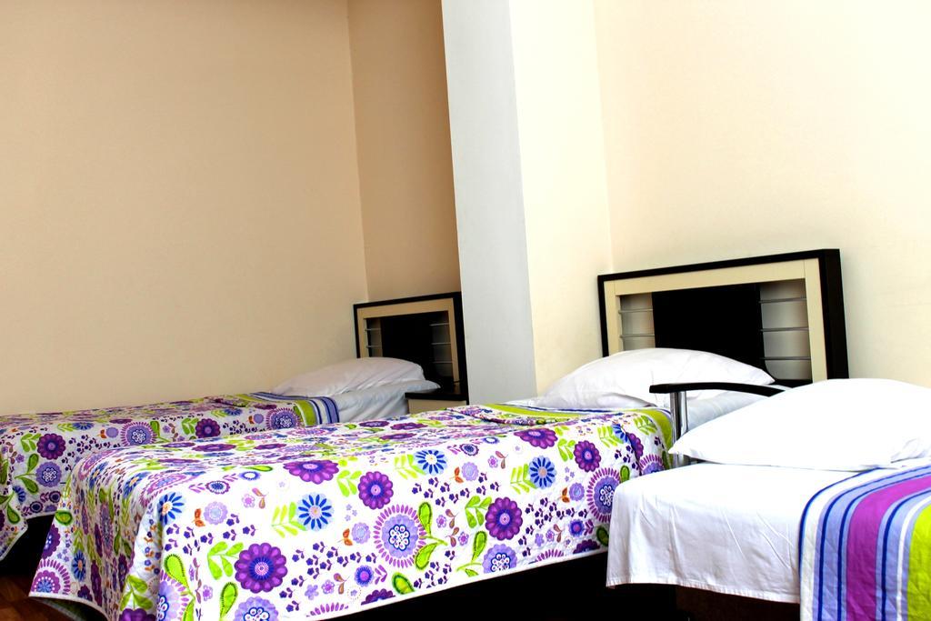 Max Comfort Hotel Kutaisi Habitación foto