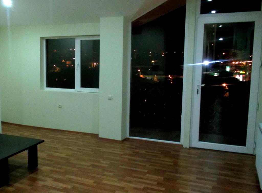 Max Comfort Hotel Kutaisi Exterior foto