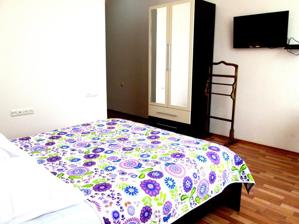 Max Comfort Hotel Kutaisi Habitación foto