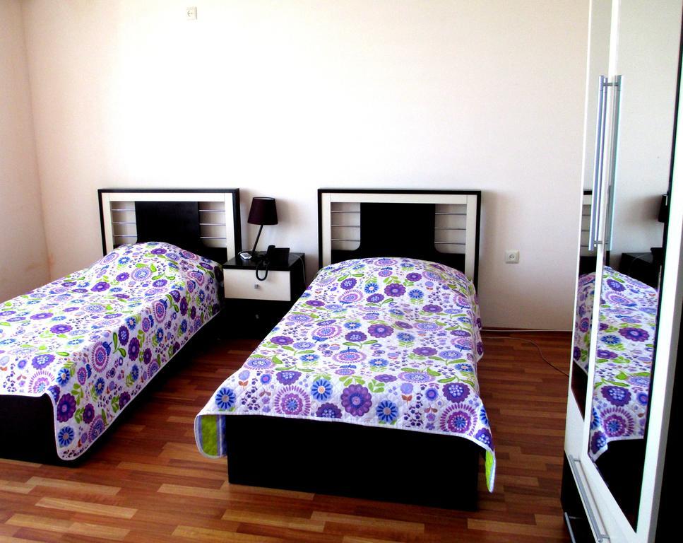 Max Comfort Hotel Kutaisi Habitación foto